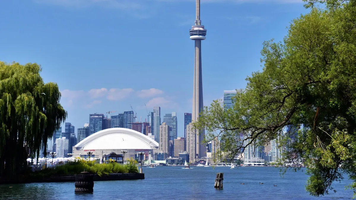 Toronto skyline architecture